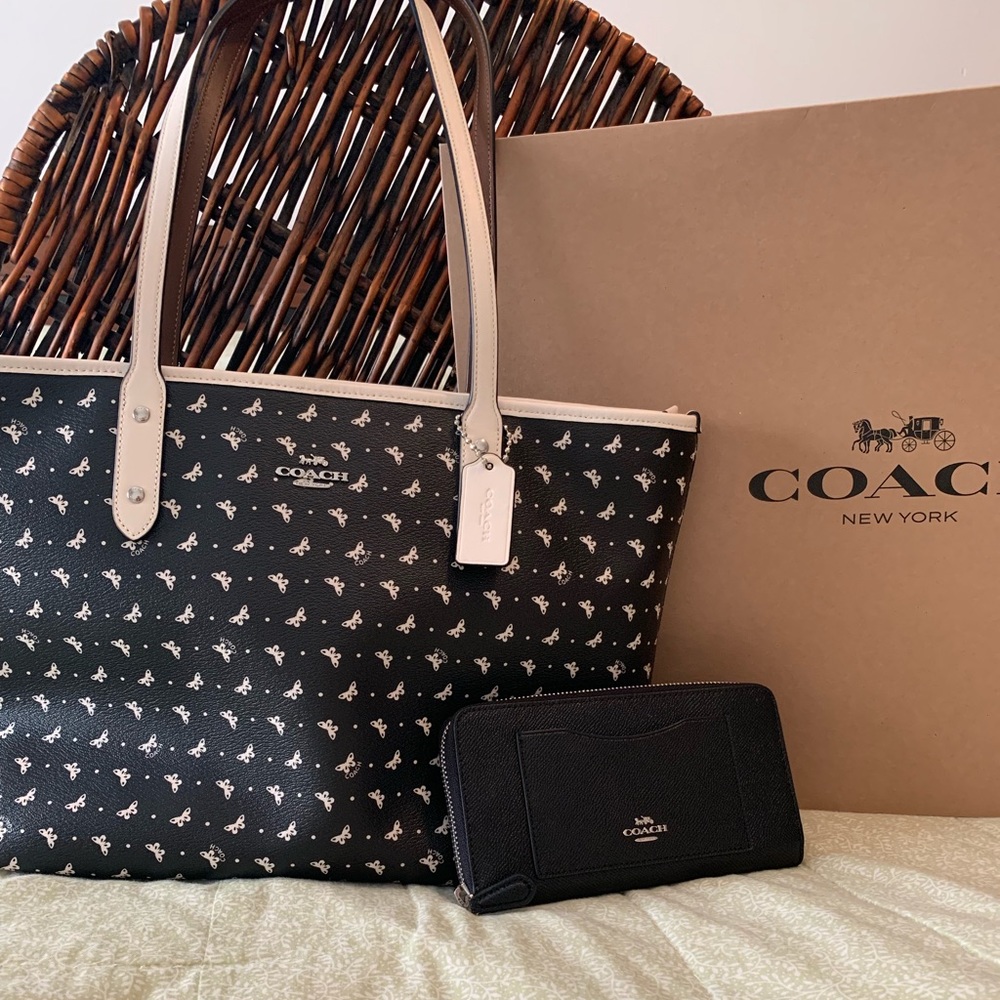 COACH BUTTERFLY CITY ZIP TOTE / wallet